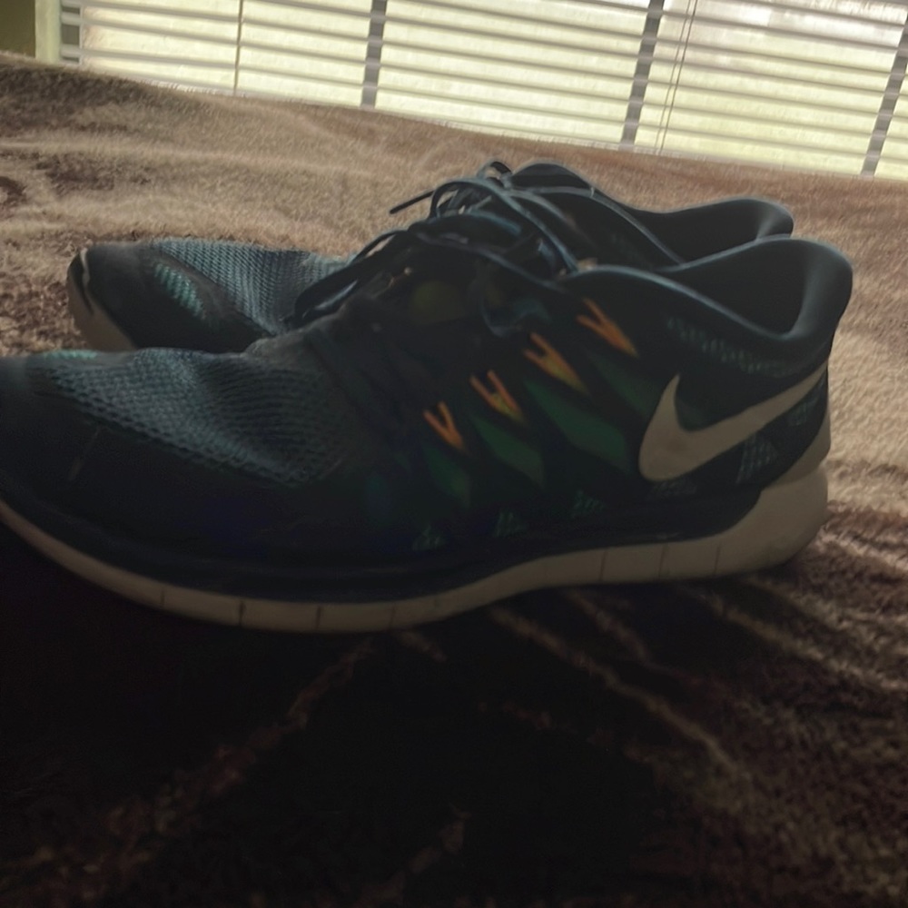 Nikes free run